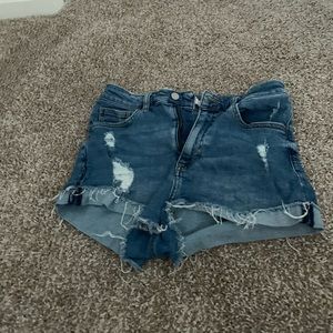 5 Pairs of Jean short sizes 9&8 all for $20
